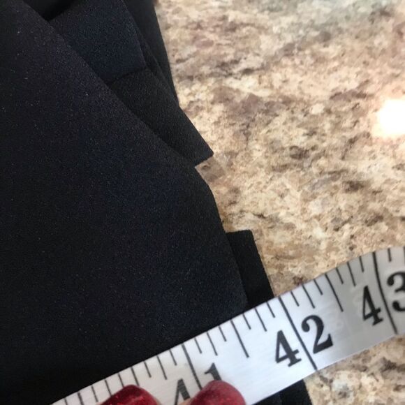 Tahari by ArthurS Levine size 8 black sleeveless dress - Picture 5 of 9